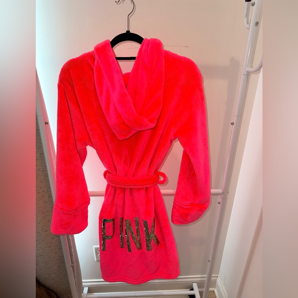 Like New Neon Victoria's Secret Pink Gold Sequin “Pink” Plush Robe Size: XS/S - Picture 2 of 7